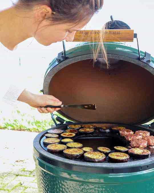 Flat Top Griddle Grill for Green Egg - Viva Alfresco