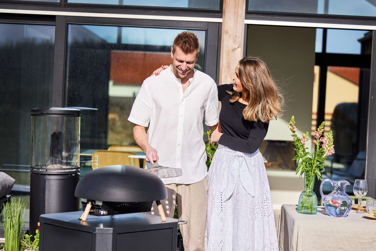 Le Feu Turtle Black Gas Powered Pizza Oven - Viva Alfresco